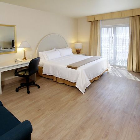 Holiday Inn Express Torreon By Ihg Exterior foto