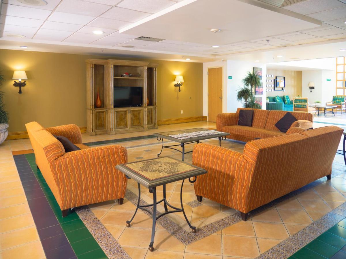 Holiday Inn Express Torreon By Ihg Exterior foto