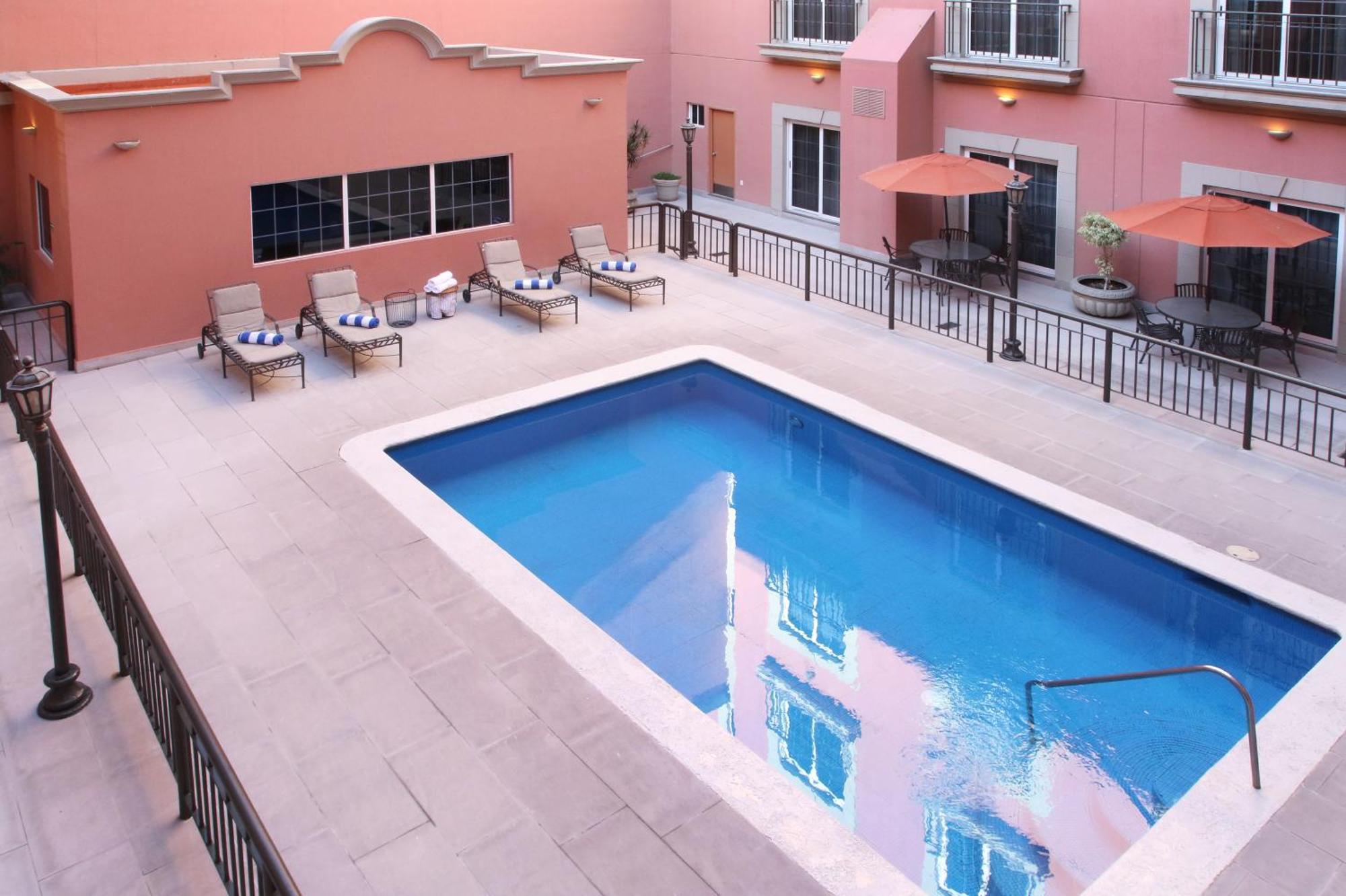 Holiday Inn Express Torreon By Ihg Exterior foto